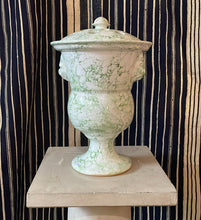 Load image into Gallery viewer, Lion Tulip Vase - Light Green Marbleized - Erik Bendtsen
