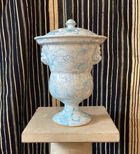 Load image into Gallery viewer, Lion Tulip Vase - Light Blue Marbleized - Erik Bendtsen
