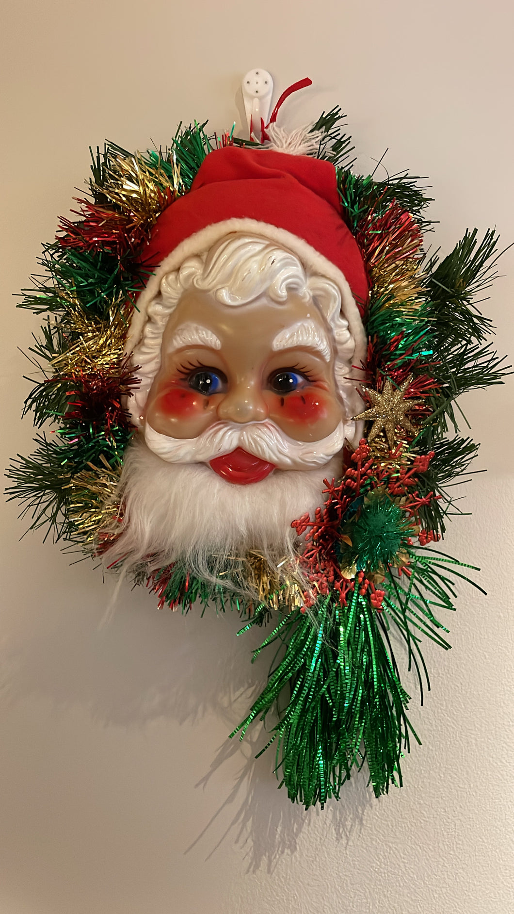 Santa Face Kitsch Wall Decoration - Festive Colors